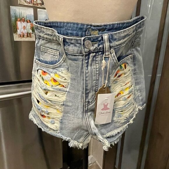 Pants - NWT Jean Shorts 